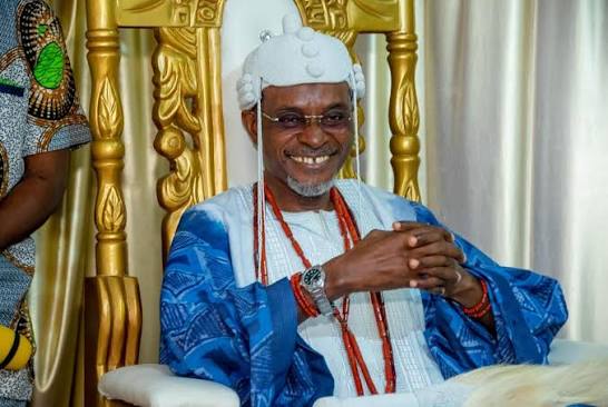 Olówu of Ọ̀wu royal regalia